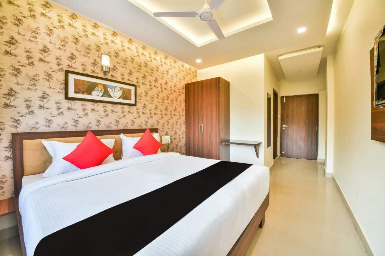 Golden Feather Otel Udaipur Dış mekan fotoğraf